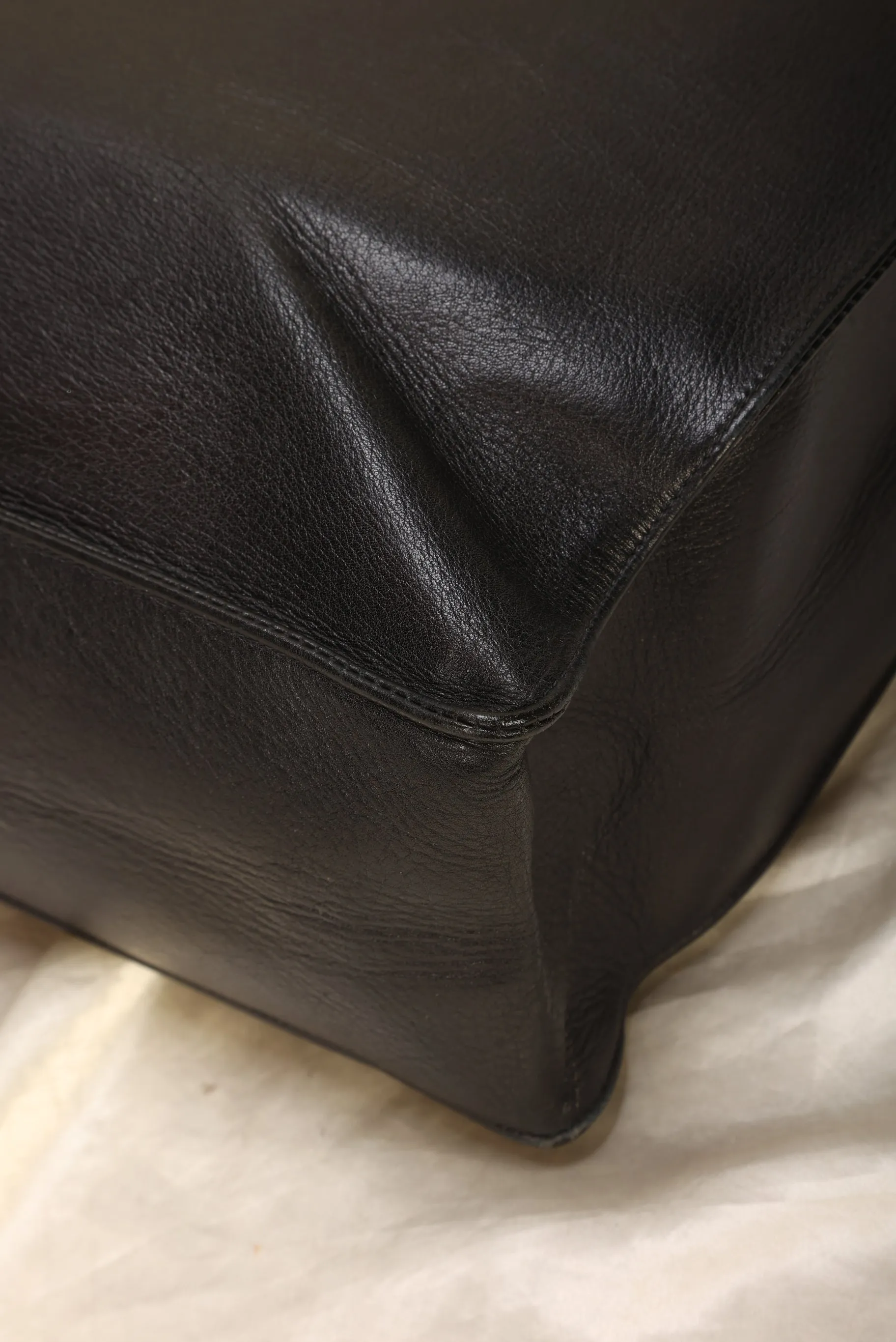CL Timeless Chunky Chain Tote