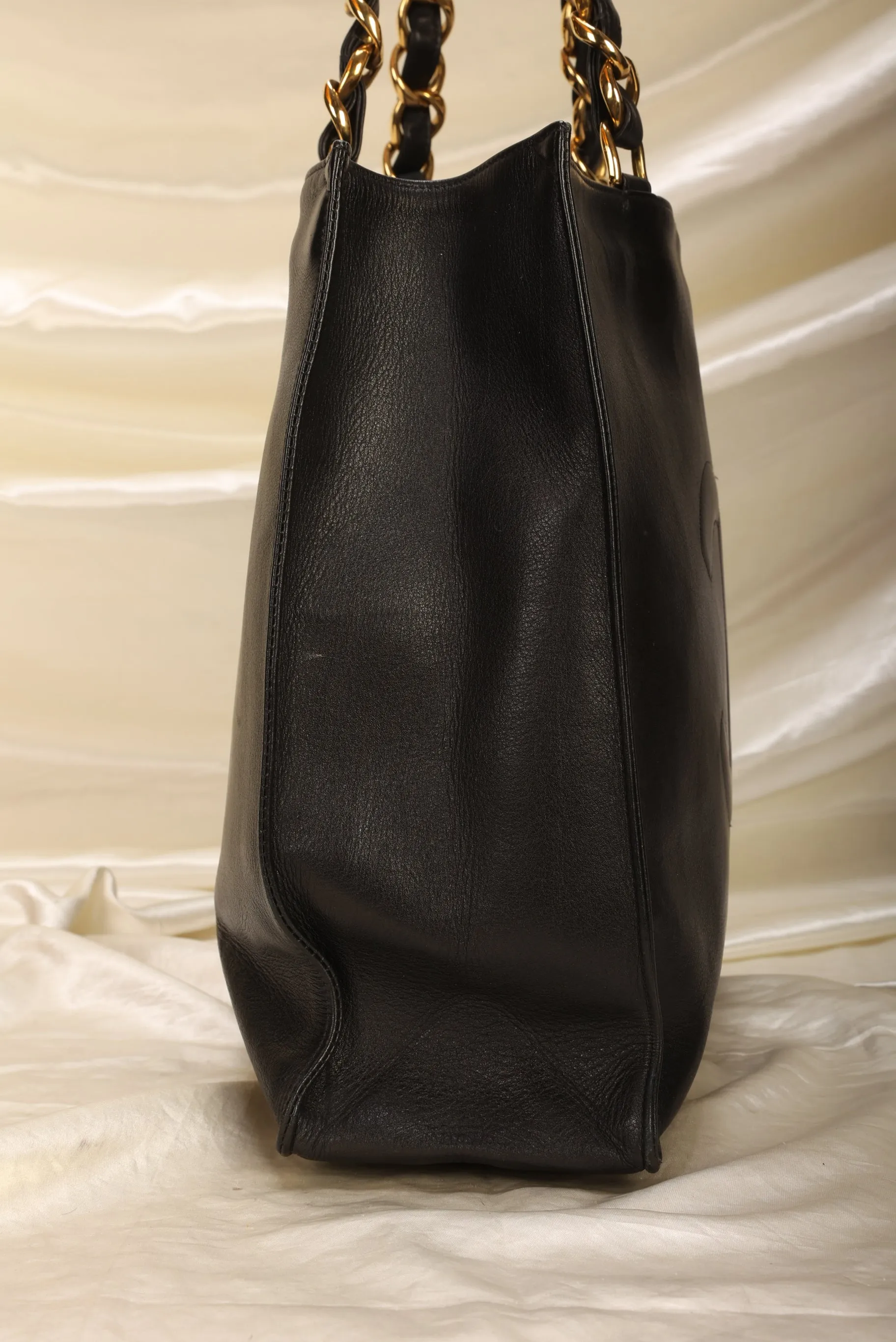 CL Timeless Chunky Chain Tote