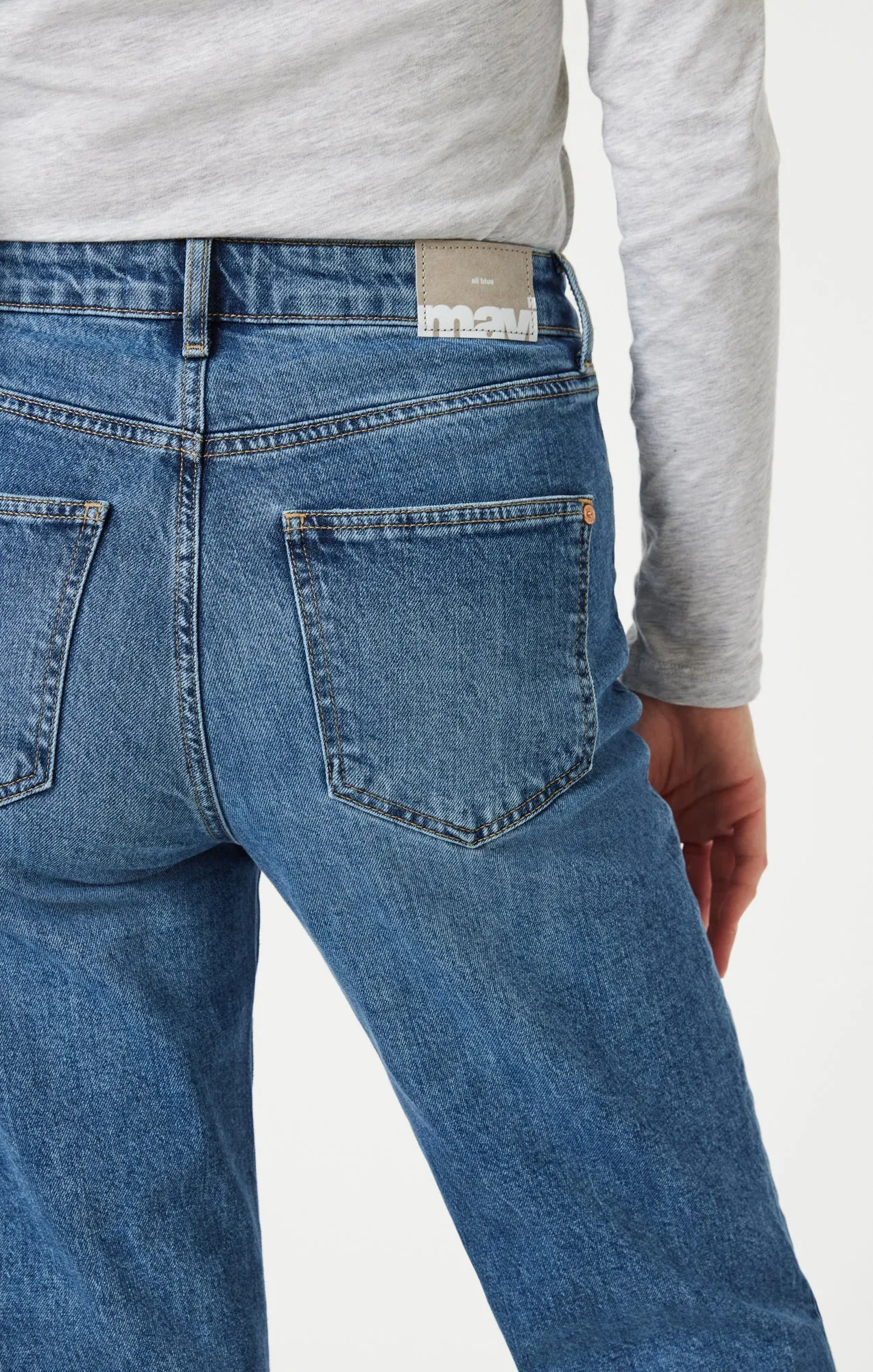 SAVANNAH CUFFED STRAIGHT LEG IN SHADED CLASSIC BLUE
