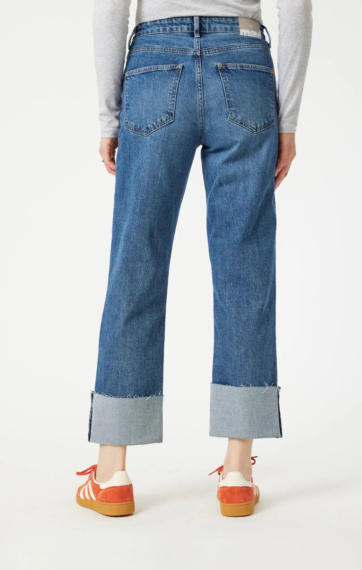 SAVANNAH CUFFED STRAIGHT LEG IN SHADED CLASSIC BLUE